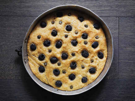 Home-baked Focaccia with black olives - RAMAF00041