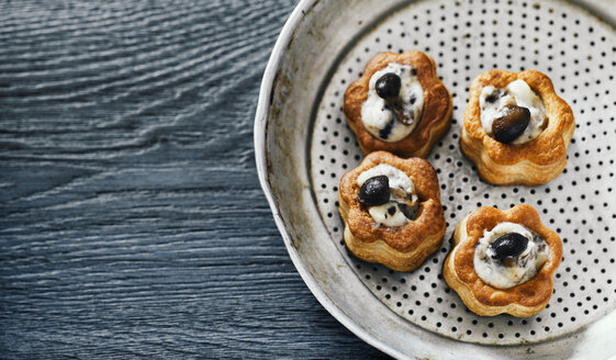 Vol-au-vents with mushrooms - RAMAF00084