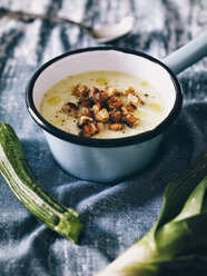 Gemüsecremesuppe mit Croutons - RAMAF00085