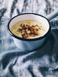 Gemüsecremesuppe mit Croutons - RAMAF00086