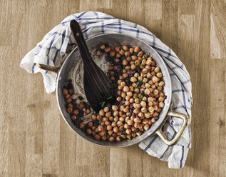 Cooking pot of chickpeas and beans with rosemary - RAMAF00102