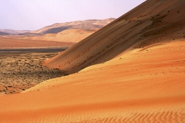 Sanddünen in der Wüste Empty Quarter im Emirat Abu Dhabi, Vereinigte Arabische Emirate - AURF02378