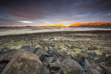 Sonnenuntergang über dem Lunar Lake Playa, im entlegenen Zentralnevada - AURF02394