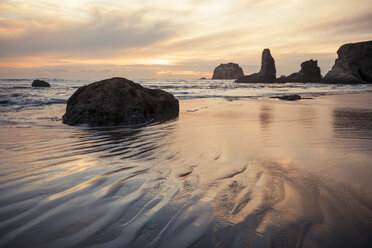 Sunset at Bandon Beach, Oregon. - AURF02396