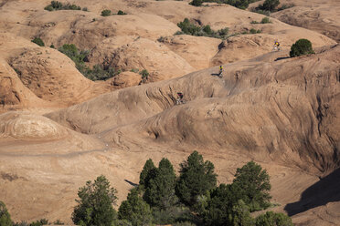 Mountainbiker fahren auf dem Slickrock-Trail in Moab, Utah. - AURF02523