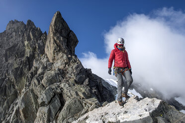 Frau auf dem Nordgrat des Forbidden Peak im North Cascades National Park. - AURF02830