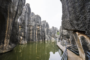 China, Shilin, Steinwald, See und Pfad - KKAF01543