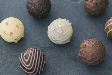 Various chocolate truffles - JUNF01162