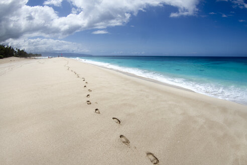 Schritte am Strand von Pupukea, an der Nordküste von Oahu. - AURF03160