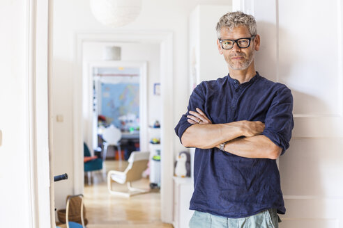 Portrait of mature man at home - TCF05808