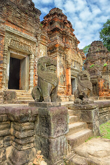 Ruine des Bakong-Tempels mit umgebendem Wassergraben, Roluos-Gruppe. - AURF03520