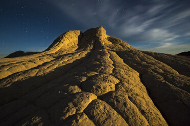 Sandsteinformationen bei Mondaufgang in White Pocket in Arizona. - AURF03536