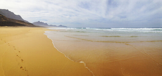 Spain, Canaray Islands, Fuerteventura, Jandia, beach of Barlovento - WWF04400