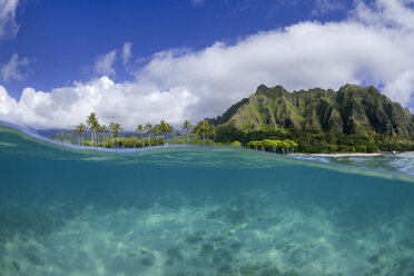 Ein Split-Level-Wasser Blick von Kualoa Ridge auf Oahu's East Side - AURF03718