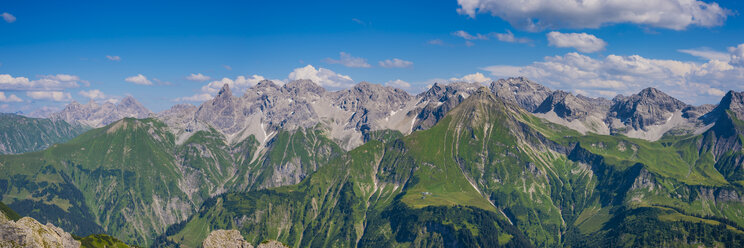 Germany, Bavaria, Allgaeu, Allgaeu Alps, panoramic view of Allgaeu main ridge from Krumbacher Hoehenweg - WGF01241
