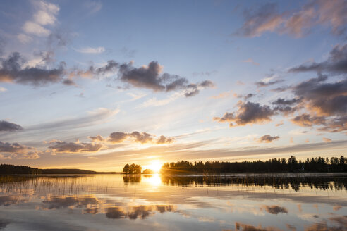 Finland, Kjaani, Kajaani river at sunset - KKAF01722