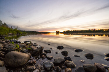 Finland, Kjaani, Kajaani river at sunset - KKAF01724