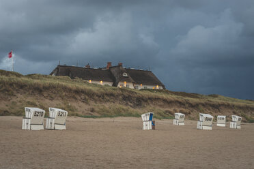 Germany, Schleswig-Holstein, Sylt, Rantum, house on West beach - KEBF00933