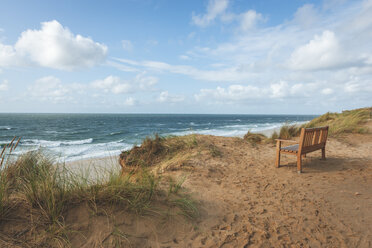 Germany, Schleswig-Holstein, Sylt, Kampen, bench above Rotes Kliff - KEBF00940