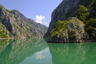 Albanien, Shkoder, Fluss Drin, Koman-See - SIEF08034