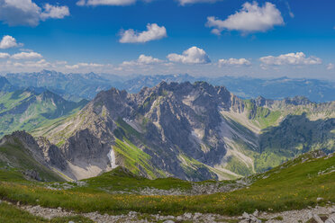 Deutschland, Bayern, Allgäu, Allgäuer Alpen, Bergpanorama vom Großen Daumen zur Daumengruppe mit Wengenkopf und Nebelhorn - WGF01244