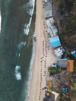 Indonesien, Bali, Luftaufnahme von Balangan Strand - KNTF01418