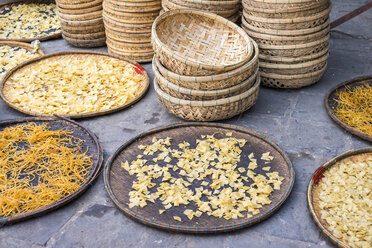 Cao lß║ºu noodles drying in the sun, Hoi An, Vietnam - AURF04374