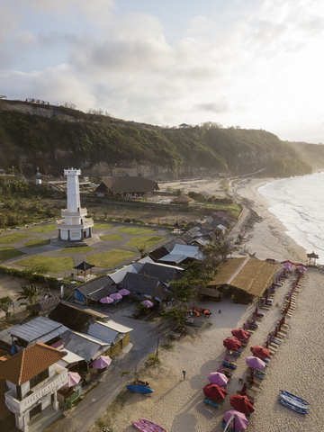 Indonesien, Bali, Luftaufnahme des Pandawa-Strandes, lizenzfreies Stockfoto