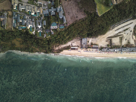 Indonesien, Bali, Luftaufnahme des Pandawa-Strandes - KNTF01447
