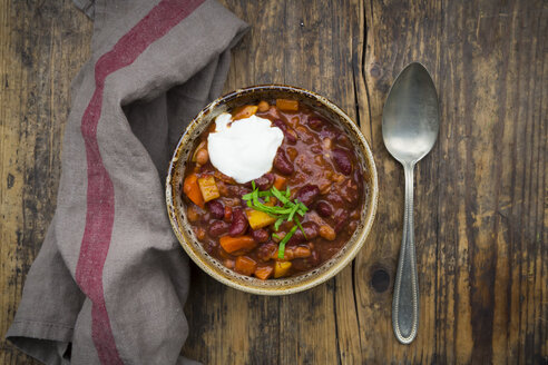 Chili con Carne mit Koriander und saurer Sahne - LVF07442