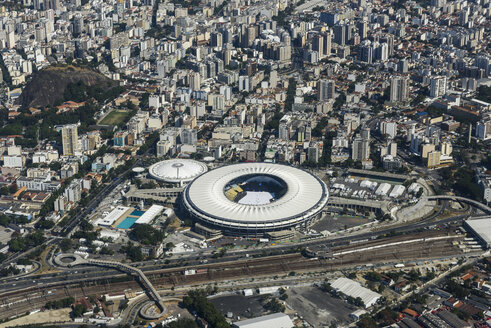 Blick auf das Olympiastadion Maracana aus der Luft im Stadtteil Tijuca, Rio de Janeiro, Brasilien - AURF04689