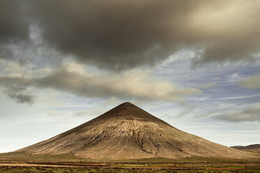 Blick auf den Berg Tindaya, Fuerteventura, Kanarische Inseln, Spanien - AURF04777