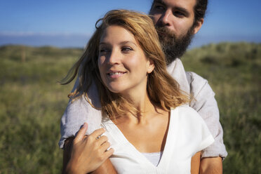 Portrait of a happy couple, spending time in nature - HHLMF00395