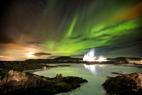 Polarlichter über der Blauen Lagune, Island - AURF04803