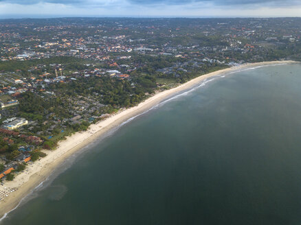 Indonesien, Bali, Luftaufnahme von Jimbaran Beach - KNTF01463