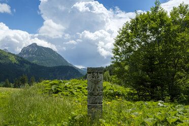 Austria, Tyrol, Tannheim Valley, enge Valley near Graen, landmark and Seichenkopf - LBF02064