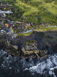 Indonesien, Bali, Luftaufnahme des Tempels Tanah Lot - KNTF01516