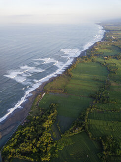 Indonesien, Bali, Kedungu, Luftaufnahme von Kedungu Beach - KNTF01541