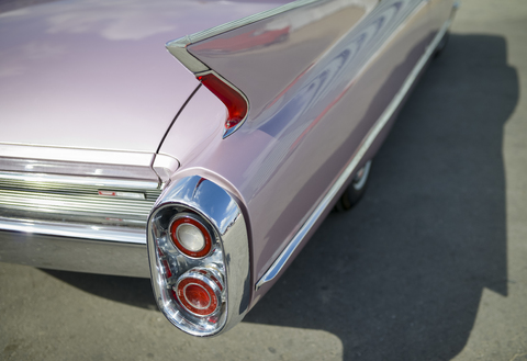 Detail eines Oldtimers, rosa Cadillac, lizenzfreies Stockfoto