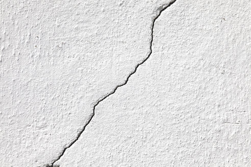 Close-up of white wall, crack - JTF01068