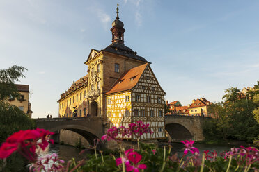 Deutschland, Bayern, Oberfranken, Bamberg, Altes Rathaus, Obere Brücke und Regnitz - LHF00576