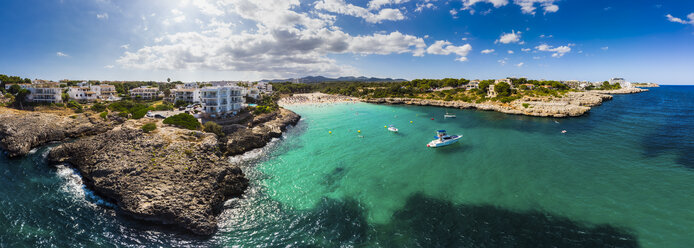 Spanien, Mallorca, Portocolom, Punta des Jonc, Bucht von Cala Marcal - AMF05911