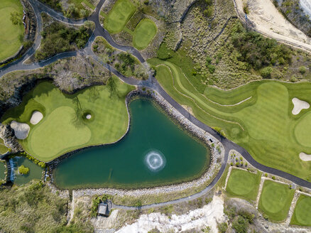 Indonesien, Bali, Golfplatz am Payung Strand - KNTF01598