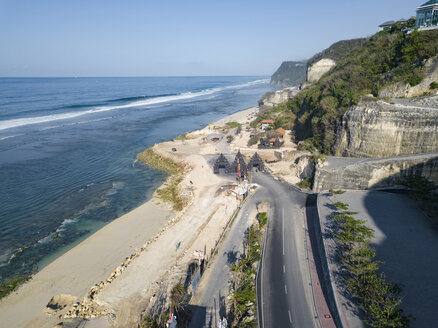 Indonesien, Bali, Luftaufnahme von Melasti Beach - KNTF01619