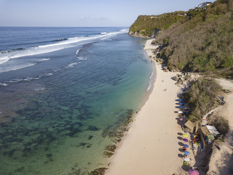 Indonesien, Bali, Luftaufnahme von Melasti Beach, lizenzfreies Stockfoto