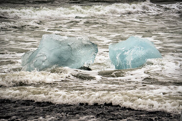 Ice on the beach - AURF05210