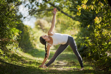 Yoga im Freien in Rhode Island - AURF05331