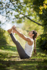 Yoga im Freien in Rhode Island - AURF05332