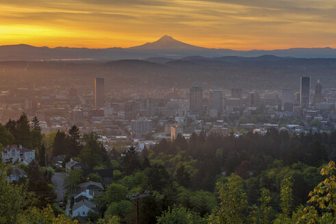 Sonnenaufgang in Portland von Pittock Mansion aus - AURF05421