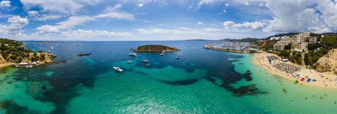 Spanien, Balearische Inseln, Mallorca, Luftaufnahme von Portals Nous, Strand Platja de S'Oratori und Illa d'en Sales, lizenzfreies Stockfoto